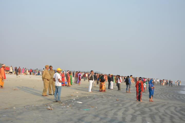 এই উপলক্ষ্যে, সাগর অঞ্চলে বহুস্তরীয় নিরাপত্তা ও সুরক্ষার ব্যবস্থা করেছে রাজ্য সরকার। তাদের সহযোগিতা করছে উপকূলরক্ষী বাহিনী। রাজ্য প্রশাসন সূত্রে খবর, ইতিমধ্যেই সাগর মেলা অঞ্চলে জমায়েত হয়েছেন প্রায় ২০ লক্ষ পুণ্যার্থী। তাঁদের সুরক্ষার কথা মাথায় রেখে নিরাপত্তার চাদরে মুড়ে ফেলা হয়েছে গোটা সাগর অঞ্চল।