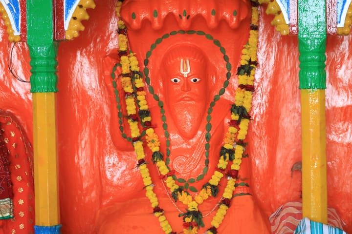 মঙ্গলবার মকর সংক্রান্তি। দক্ষিণ ২৪ পরগনার সাগর দ্বীপে গঙ্গাসাগরের সঙ্গমস্থলে পুণ্যস্নান করবেন কয়েক লক্ষ পুণ্যার্থী। গত তিনদিন ধরেই জমজমাট গঙ্গাসাগর মেলা। সকলেই, গঙ্গাসাগরে পুণ্যস্নান করবেন।