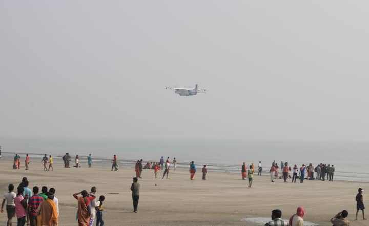 বাহিনী জানিয়েছে, গঙ্গাসাগরের নিরাপত্তায় মোতায়েন করা হয়েছে একটি ওপিভি, ২টি এফপিভি এবং ২টি এফএসি। ভিশাখাপত্তনম থেকে আনা হয়েছে ২টি চেতক হেলিকপ্টার। কলকাতা ও ভূবনেশ্বর থেকে এসেছে ২টি ডর্নিয়ার। প্রতিদিনে নির্দিষ্ট সময়ে তারা উপকূলের ওপর চক্কর কাটছে।