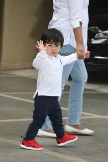 ছবিতে দেখুন : তৈমুর আর ইনায়ার দুষ্টুমি