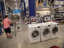 দেখুন, বাজেটে কোন পাঁচটি পদক্ষেপে আরও উন্নতি হতে পারে ভোগ্যপণ্যের বাজারের