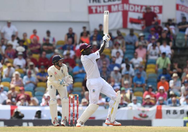 ইংল্যান্ডের বিরুদ্ধে টেস্টে দ্বিতীয় সর্বোচ্চ দ্বিশতরানের নজিরও গড়লেন হোল্ডার