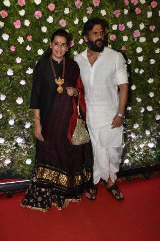 ধুতি পাঞ্জাবিতে নজর কাড়লেন সুনীল শেট্টি, সঙ্গে স্ত্রী । ছবি-মানব মঙ্গলানি