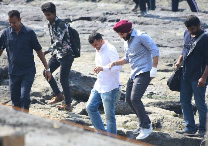 সরতাজ সিংহের চরিত্রের পোশাকে সেফ । ছবি- মানব মঙ্গলানি