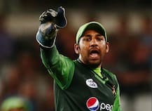 শোয়েব আখতার ব্যক্তিগত আক্রমণ করছেন, দাবি সরফরাজ আহমেদের