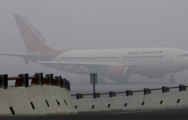 38 flights diverted, departures delayed as hailstorm, rain hit Delhi দিল্লিতে প্রবল শিলাবৃষ্টির জেরে ঘুরিয়ে দেওয়া হল ৩৮টি উড়ান