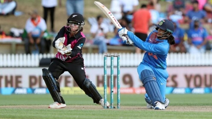 Indian women's team loses 3rd T20I despite Mandhana's 86, suffers 0-3 series whitewash স্মৃতির অসাধারণ ইনিংস সত্ত্বেও ফের হার ভারতের, টি-২০ সিরিজ ৩-০ জিতল নিউজিল্যান্ড