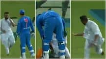 দেখুন: মাঠে ধোনির এই আচরণ মুগ্ধ করবেই