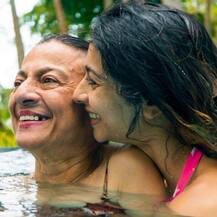 আন্দামানে মা তনুজার সঙ্গে তানিশা