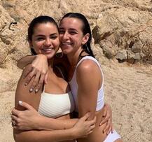 সমুদ্রসৈকতে সেলেনা গোমেজের ব্যাচেলার পার্টি, রইল তারই কিছু ছবি