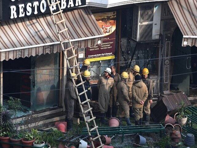 ভোরবেলা আগুন লাগার খবর পেয়ে একাধিক ইঞ্জিন ঘটনাস্থলে পৌছাঁয়। উদ্ধার করা দেহগুলির মধ্যে কিছু দেহ চিহ্নিত করা হয়েছে। এদের মধ্যে ৩ জন কেরালা এ ও মায়ানমারের।