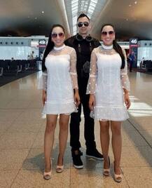 এই দুই যমজ বোন শেয়ার করেন সমস্ত কিছু, বয়ফ্রেন্ড পর্যন্ত