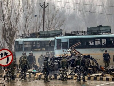 Maruti Eeco used in Pulwama terror attack, NIA identifies owner, SC rejects PIL seeking probe into possible larger conspiracies behind Pulwama attack বিস্ফোরণের ১০দিন আগে কেনা হয় আত্মঘাতী জয়েশ জঙ্গির ব্যবহার করা গাড়ি, জানাল এনআইএ, পুলওয়ামা হামলায় বৃহত্তর চক্রান্তের তদন্তের নির্দেশ চেয়ে  পিটিশন খারিজ সুপ্রিম কোর্টে