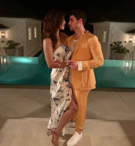 প্রিয়ঙ্কা এখন ব্যস্ত তাঁর দ্য স্কাই ইজ পিঙ্ক ছবি নিয়ে। 