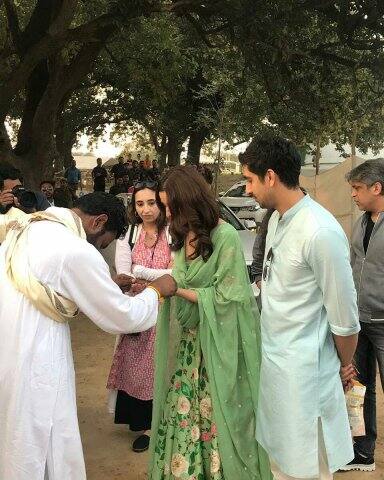 রণবীর-আলিয়ার এটাই প্রথম ছবি। এই ছবির সেট থেকেই তাঁদের প্রেম শুরু।