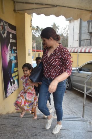 নিতারা ও টুইঙ্কল।