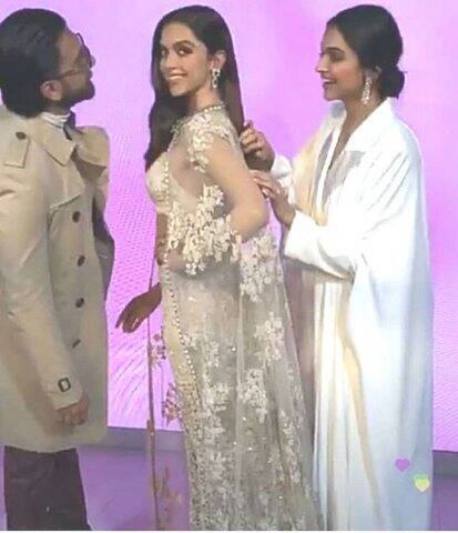 স্ত্রী-র মূর্তির দিকে অবাক চোখে তাকিয়ে রণবীর। উচ্ছসিত দীপ্পিও