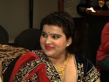 দেখুন, মস্তিষ্কের কঠিন অসুখে আক্রান্ত কিশোরী ভক্তের জন্মদিনে দেব