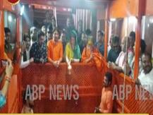 লোকসভা ভোটের প্রচার শুরু আগে ইলাহাবাদে গঙ্গাপুজো প্রিয়ঙ্কার, গঙ্গায় আচমন, আরতি করে গঙ্গাবক্ষে যাত্রা শুরু