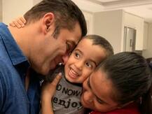 দেখুন! বলিউডের প্রিয়তম মামা-ভাগ্নে সলমন ও আহিলের কিছু ছবি