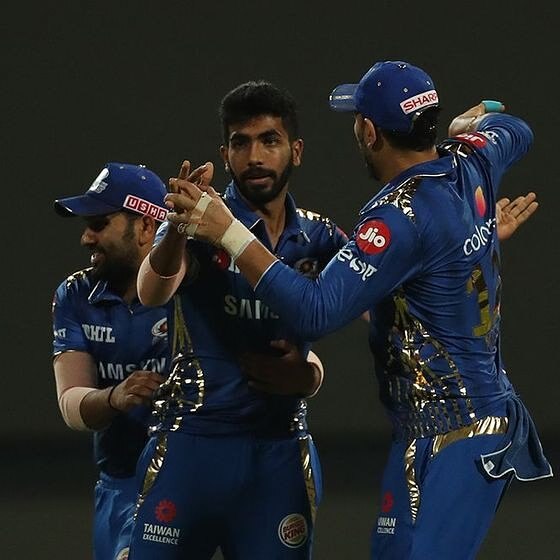 IPL 2019: Mumbai Indians beat Royal Challengers Bangalore by 6 runs despite heroic innings of AB de Villiers আম্পায়ারিং নিয়ে বিতর্ক, ডিভিলিয়ার্সের অসাধারণ ইনিংস সত্ত্বেও মুম্বইয়ের বিরুদ্ধে ৬ রানে হার ব্যাঙ্গালোরের