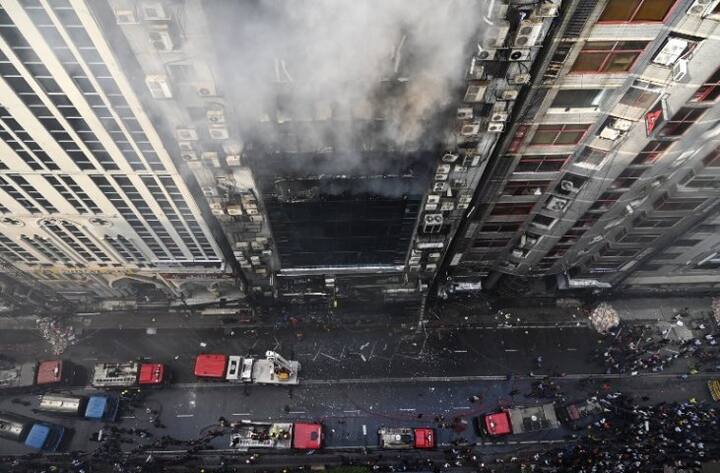 বাংলাদেশের রাজধানী ঢাকায় ভয়াবহ অগ্নিকাণ্ড। অভিজাত বনানী এলাকার ২২ তলার একটি বহুতলে আগুন লাগে।