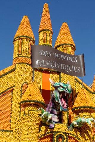  ‘লেমন ফেস্টিভ্যাল’-এ লেবুর অদ্ভুত ব্যাবহার দেখার মতো 