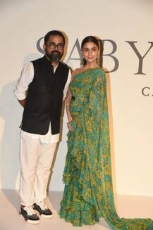 ২০ তে পা সব্যসাচীর! চোখধাঁধানো পোশাকে সেজে উঠলেন বলিউডের নায়িকারা