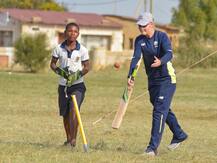 পথ দুর্ঘটনায় দক্ষিণ আফ্রিকার মহিলা ক্রিকেটারের মৃত্যু, প্রাণ হারাল ছেলেও
