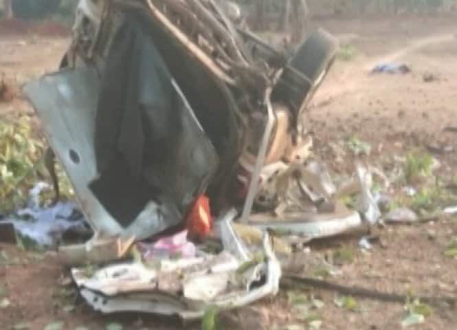 বিজেপির প্রচার চলাকালীন এই মাওবাদী হামলার ঘটনা ঘটে