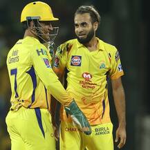 পুরনো চাল ভাতে বাড়ে, হরভজন, ইমরান তাহিরের প্রশংসা করে বললেন ধোনি