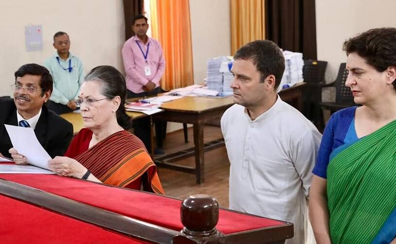 Lok Sabha Election 2019- Sonia Gandhi files nomination for Rae Bareli ‘মোদি অপরাজেয় নন’, রায়বরেলিতে রাহুল, পুজো সেরে রোড শো করে মনোনয়ন পেশ সনিয়ার
