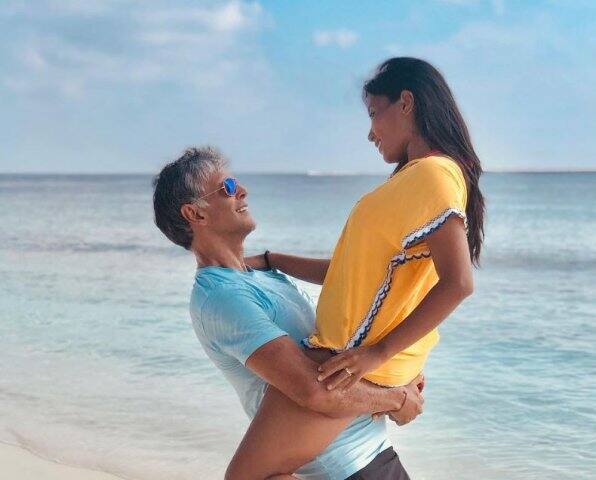 গত বছর ২২ এপ্রিল মিলিন্দ-অঙ্কিতা বিয়ে করেছেন।