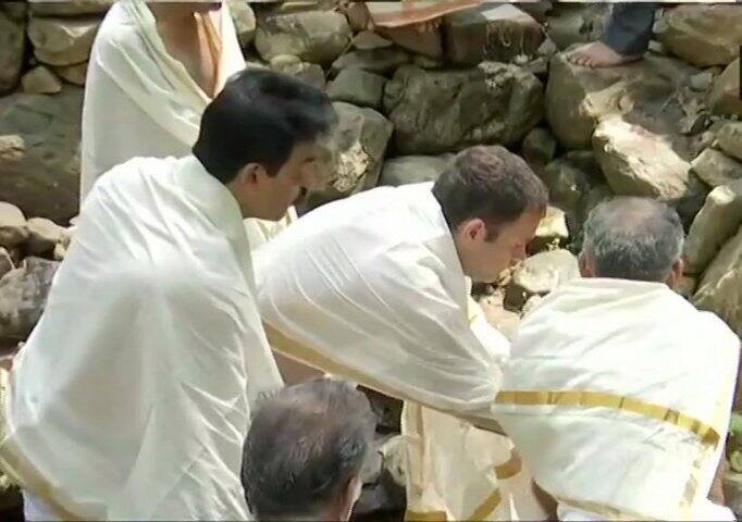 প্রসঙ্গত ওয়াইনাড়ের সঙ্গে উত্তর প্রদেশের অমেঠি আসন থেকেও লড়বেন তিনি।