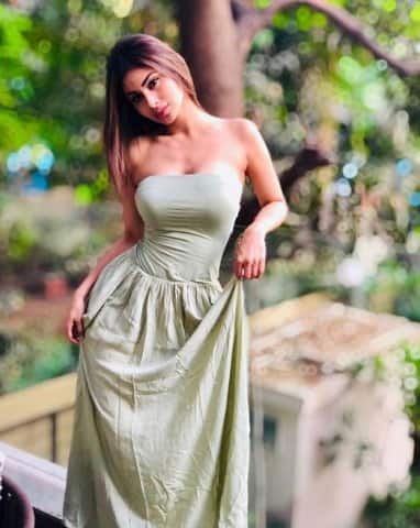 অক্ষয় কুমারের সঙ্গে ‘গোল্ড’ ছবিতে প্রথম বলিউডে পা রাখেন তিনি। আগামী দিনে জন আব্রাহামের সঙ্গে তাঁকে দেখা যাবে বলে সূত্রের খবর।