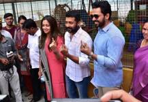 দেখুন, গণতান্ত্রিক অধিকার প্রয়োগ করলেন রজনীকান্ত, কমল হাসান, ধনুষরা