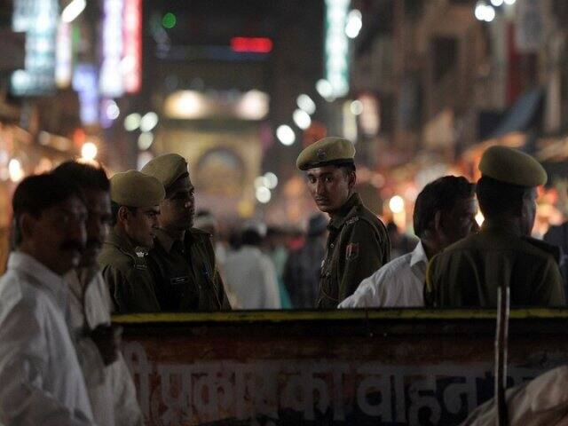 Rajasthan- Jilted lover abducts bride minutes after wedding, BSP MLA leads protest রাজস্থানে বিয়ের কিছুক্ষণ পরেই কনেকে বন্দুক দেখিয়ে অপহরণ প্রত্যাখ্যাত প্রেমিকের