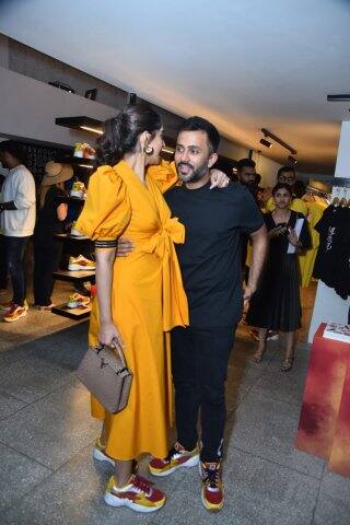 সব ছবি সৌজন্য: মানব মঙ্গলানী