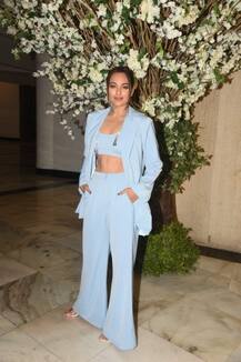 সোনাক্ষী সিংহ থেকে কিয়ারা আডবাণী, অদিতি রাও হায়দারি, কৃতি শ্যানন, অনন্যা পাণ্ডে, ঝলমলে ডিনার পার্টি মনীশ মলহোত্রর