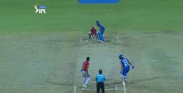 Watch - Shikhar Dhawan Mocks Ravichandran Ashwin With Bizarre Dance After 'Mankad' Warning ‘মাকড়ীয়’ আউট করার চেষ্টা অশ্বিনের, নেচে পাল্টা ‘কটাক্ষ’ শিখরের