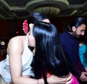 দীপিকা পাড়ুকোন ও অমৃতা রাও এখন পরস্পরের আত্মীয়, কীভাবে জানেন!