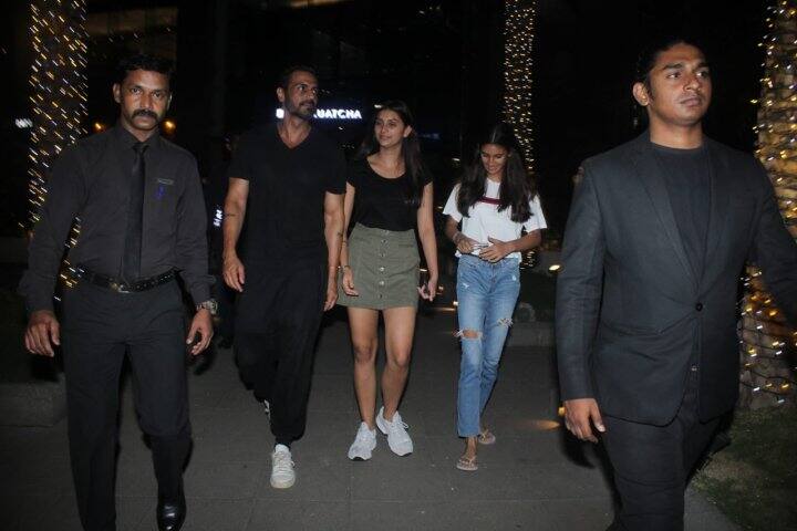 এমনিতে স্পষ্ট যে, অর্জুন তাঁর সকল সম্পর্ককেই অত্যন্ত গুরুত্ব দেন। ছবি-মানব মঙ্গলানি