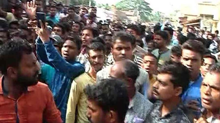 আজ লোকসভার চতুর্থ দফার ভোটগ্রহণ। পশ্চিমবঙ্গে আজ পাঁচ জেলার আট কেন্দ্রে ভোটগ্রহণ। এরমধ্যে রয়েছে বহরমপুর, কৃষ্ণনগর, রানাঘাট, বর্ধমান পূর্ব, বর্ধমান-দূর্গাপুর, আসানসোল, বোলপুর ও বীরভূমে। সকাল থেকে রাজ্যের বিভিন্ন জেলা থেকে উঠে এল দফায় দফায় বিক্ষিপ্ত অশান্তির ছবি। কোথাও লাঠিচার্জ-চলল গুলি, আবার কোথায় দলীয় কর্মী বা জনতার সংঘর্ষে উত্তপ্ত হল এলাকা