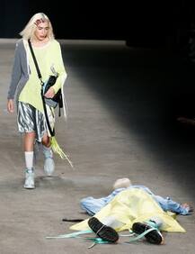 র‌্যাম্পে ক্যাটওয়াকের সময় মৃত্যু ব্রাজিলের মডেলের