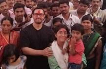 দেখুন! আমির খান ভেলপুরি খাচ্ছেন স্ত্রী কিরণের সঙ্গে