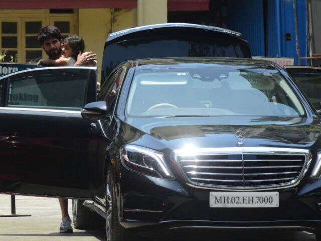 বাবার গলা জড়িয়ে আদর মিশার