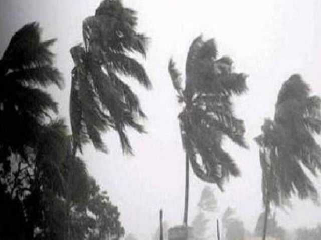 Cyclone Fani enters Bengal সাইক্লোন ফণী LIVE: ওড়িশা হয়ে বাংলায় ঢুকে পড়ল ঘূর্ণিঝড় ‘ফণী’