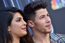 দেখুন! বিলবোর্ড মিউজিক অ্যাওয়ার্ডের মঞ্চে নিক-প্রিয়ঙ্কা