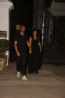 দেখুন, বান্ধবী গাব্রিয়েলার সঙ্গে পার্টিতে অর্জুন