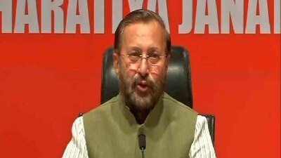 Malafide campaign was made to defame ABVP , police cleared picture, Left behind JNU violence, says Javadekar, Smriti also targets them জেএনইউ: এবিভিপিকে কালিমালিপ্ত করতে নোংরা প্রচার, সত্যিটা সামনে আনল দিল্লি পুলিশ, বললেন জাভরেকর, ‘বাম নকশা উন্মোচিত হল’, ট্যুইট স্মৃতির